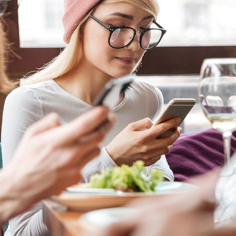 Read more about the article Which mobile ordering solution is best for your venue?